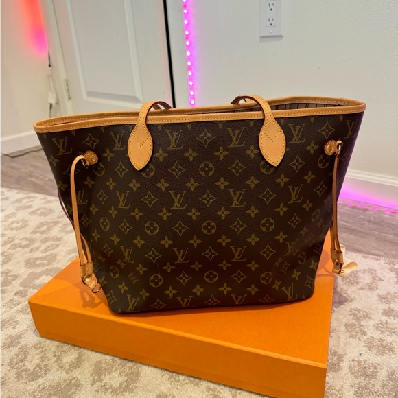 Louis Vuitton Neverfull MM Monogram Beige - Picture 4 of 5